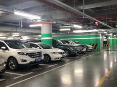 -白玉兰广场停车场