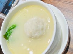 -蟹黄鱼·海派深夜面馆(巨鹿路店)