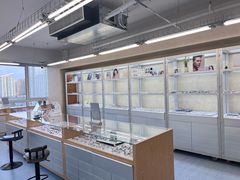 -无奔眼镜·蔡司·依视路授权店(朝阳大悦城店)