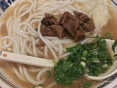 -鑫花溪牛肉米粉(东环大润发店)