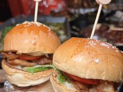 -何师烧烤Pro ·小龙虾·江湖川菜·精酿啤酒(太古里店)