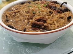 小鸡炖蘑菇-黄家饺子东北特色菜馆(湖滨商业街店)