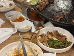 -江南猪肉商会无限续吃(弘大店)