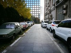 酒店停车场-宜必思酒店(北京三里屯呼家楼地铁站店)