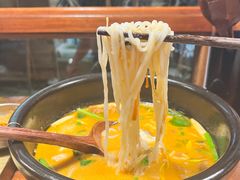 -银米·云南传统过桥米线(双廊黑金冠店)
