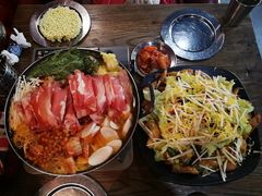 部队锅-MI WU FACTORY米屋美食工厂餐厅(绿地店)