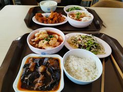 -同济大学本部学苑饮食广场