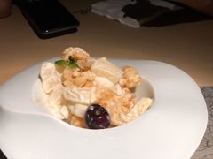 凤梨虾球-穹六人间 people 6(岳阳路店)