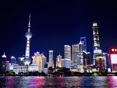 餐厅对岸的外滩夜色-L'ATELIER de Joel Robuchon(外滩18号店)