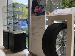 -上海伟杰·捷豹路虎4S店(闵行店)