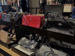 -东荟城名店仓