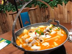 -老滇山寨•云南特色菜•地方菜•民族风情歌舞表演(金碧店)