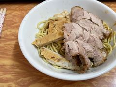 -松树干拌面店