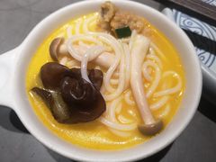 版纳番茄酸汤鱼米线-云海肴·汽锅鸡·云南菜(高德置地店)