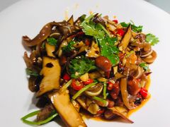 -费大厨辣椒炒肉(高铁吾悦广场店)