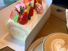 -花花卷卷·鲜食蛋糕(静安久光百货店)