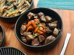 橄榄油爆蒜香牛肉粒-帕歌西班牙餐厅paco tapas