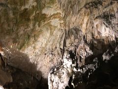 -波斯托伊纳溶洞