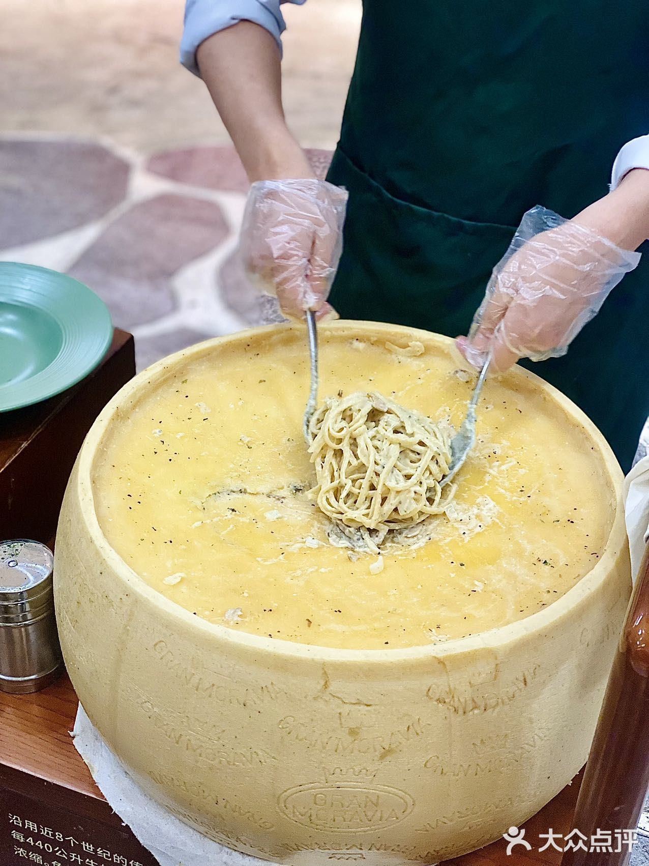 向大家郑重宣布，这家也式餐厅真的好吃疯啦！