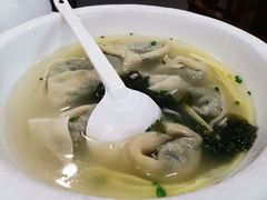 荠菜肉馄饨-老人和饭店(淮海中路店)