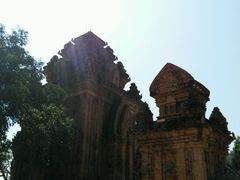 塔-婆萨努占婆塔