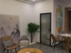-欧辰国际酒店(重庆欢乐谷轻轨站店)