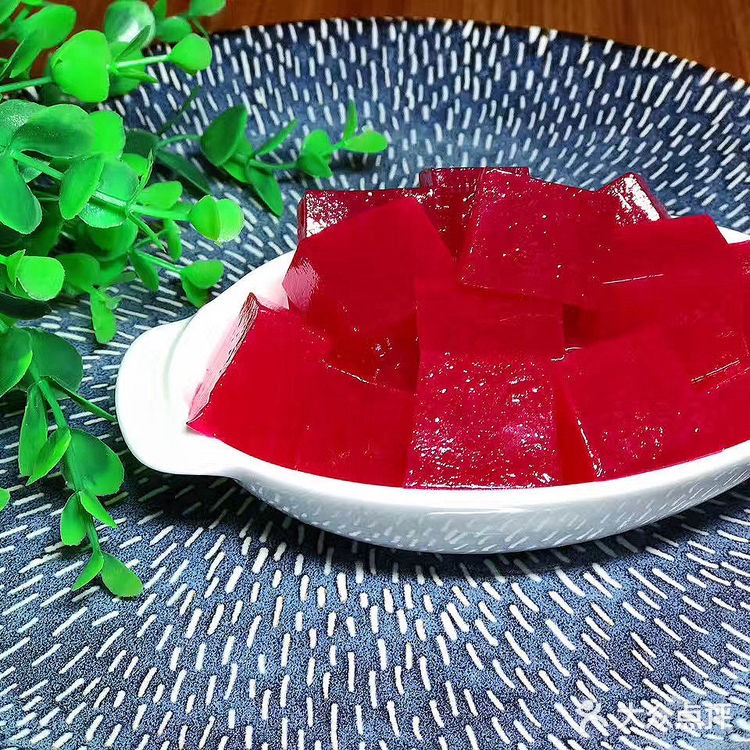 谁能拒绝这一份清爽的火龙果凉糕呢