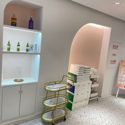 -苗方清颜痘肌研究所