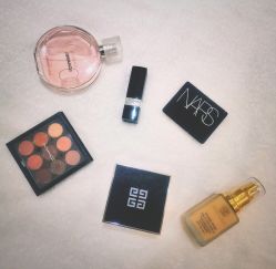 -香港倾城国际·美容美体中心