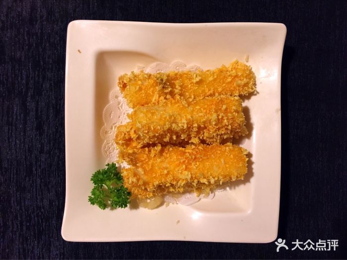 鸿霖多国料理(德基广场店)黄金奶酥图片