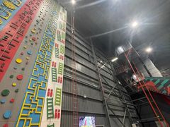 -极限PLAY运动娱乐新世界·团建派对潮玩休闲馆·室内蹦极高空游乐园