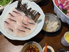 -泓炙颐凤鲜海鲜火锅料理(桐乡店)