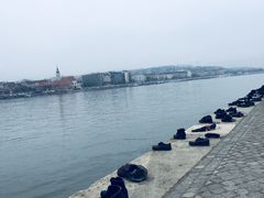 -多瑙河畔鞋履雕塑