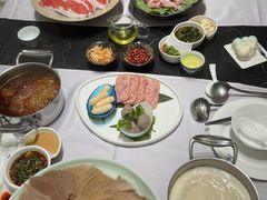 -红鼎豆捞·非遗鲍皇汤火锅(宝丰路店)