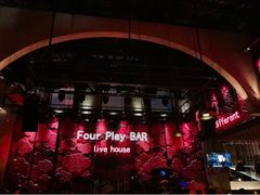 -FOUR PLAY BAR