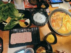 -呷哺呷哺(普陀乐购真北店)