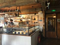 面包甜点陈列柜-仙峰天然面包(迎宾路店)