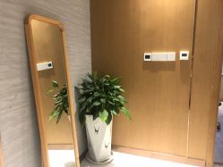 -苑苑vbeauty科技美容SPA