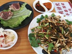 -小椒羊.羊肉粉 龙虾 羊肉串(新地旗舰店)