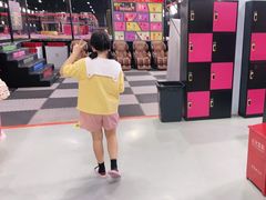 -嘿哟动霸CHUA·新潮玩运动娱乐中心·蹦床滑冰团建乐园