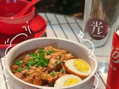 超级足料卤肉饭-面上有光