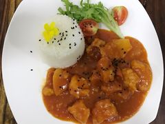 咖喱鸡块配时蔬米饭-威克特披萨汉堡