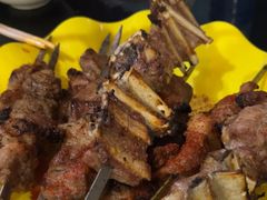 -烤肉小伙烤肉店