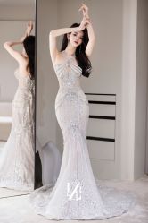 -Renee芮亦婚纱(原丽莎)