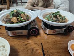 -阿峰饭店·本地土菜馆·农家土鸡煲·一品神仙鸡(报福店)