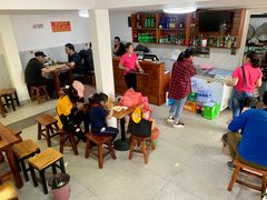 大堂-宝瑞门钉肉饼店