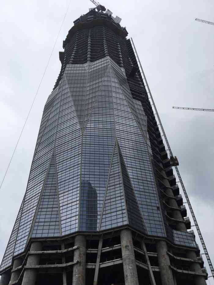 挺喜欢蜀峰468这栋建筑的希望可以早日修好