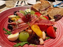 烟熏鸭胸芝麻菜色拉配芒果-BROWNSTONE布朗石西班牙餐厅(富城店)