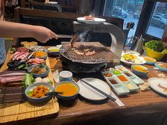 -明洞阿姨·韩式酱蟹烤肉·创意料理(三元桥店)