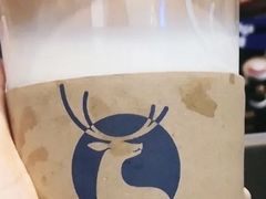 冰桃桃厚乳拿铁-瑞幸咖啡(临海市银泰城店)